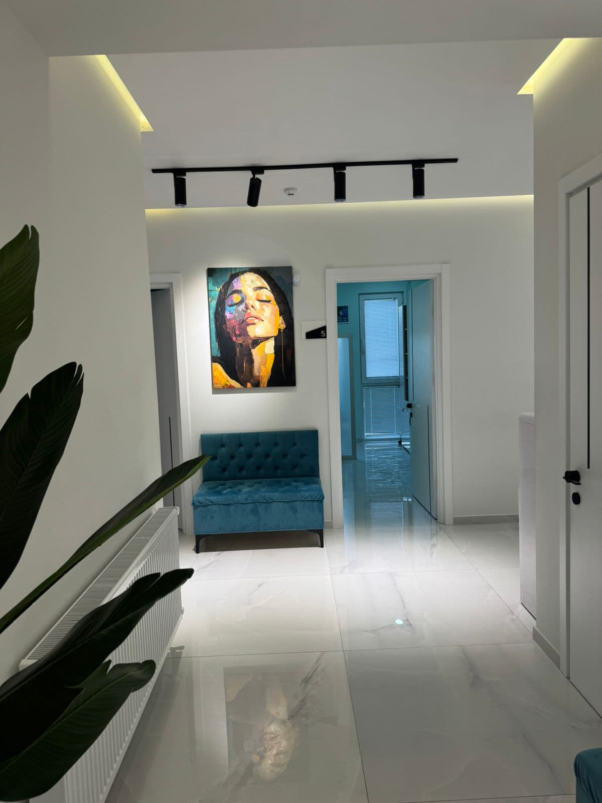 Embryology lab and microscopy at IVFertility Georgia